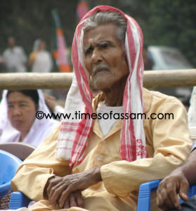 For Rs 100, people are attending Political Party's Election campaign without having knowledge of Democracy