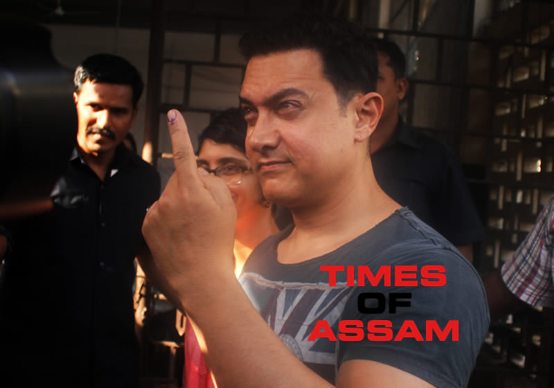 Aamir Khan casts Vote