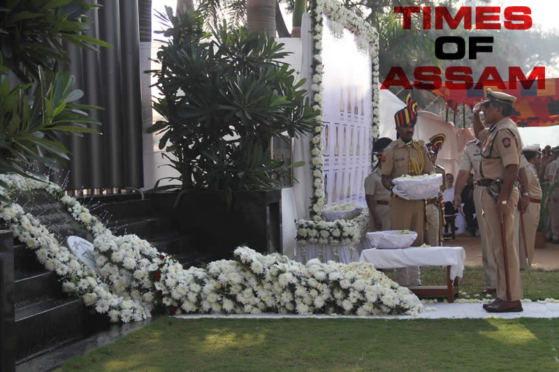 Police personnel paying tribute to the martyrs of the 26/11 2008 terror attack